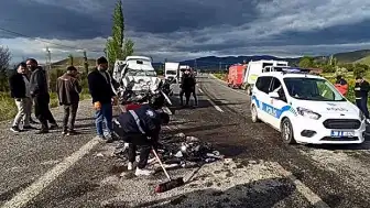 Kayseri'de Trafik Kazası: 1 Kişi Hayatını Kaybetti, 2 Kişi Yaralandı