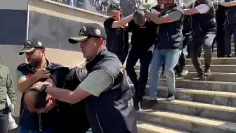 Küçükçekmece'de Borçlu Olduğu Kişiyi Pencereden Attığı İddiasıyla 4 Şüpheli Tutuklandı