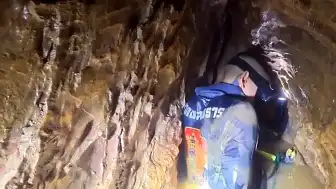 Laos'ta Sel Sularıyla Kapanan Mağarada Mahsur Kalan 7 Kişiden 5'ine Ulaşıldı