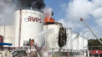 Mersin'deki Yakıt Tankı Yangını Kontrol Altına Alındı: Bir Kişi Hayatını Kaybetti