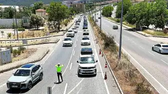 Muğla'da Bayram Tatili Sonrası Dönüşler Başladı, Yollarda Trafik Yoğunluğu Oluştu