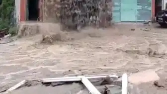 Ordu'nun Korgan İlçesinde Sağanak Yağış Sele Neden Oldu: Ev İçinden Caddeye Sel Aktı