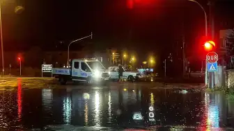 Osmaniye'de Sağanak Sele Neden Oldu, Araçlar Sular Altında Kaldı
