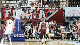 Parmos Bordo, Gaziantep Basketbol'u Mağlup Ederek Süper Lig'e Yükseldi