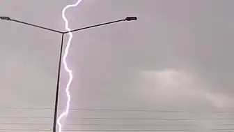 Tokat'ta Yıldırım Düşme Anı Araç Kamerasına Yansıdı