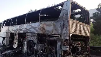 Tur Otobüsü Alevlere Teslim Oldu: 45 Kişi Kurtarıldı
