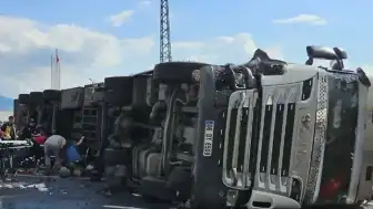 Ağrı'da Zincirleme Trafik Kazası: 1 Ölü, 4 Yaralı