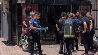 Antalya'da Kendini Yakma Teşebbüsü: Bıçaklı Şahıs Ekipleri Hareket Geçirdi