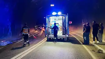 Artvin'de Trafik Kazası: Motosiklet Sürücüsü Hayatını Kaybetti, 2 Kişi Yaralandı
