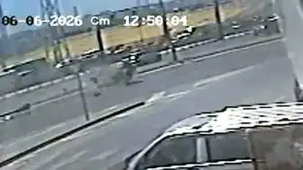 Avcılar'da D-100 Karayolu'nda otomobil takla attı: 2 yaralı