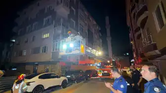Avcılar'da Kolonlardan Ses Gelen 5 Katlı Bina Toprak Kayması Nedeniyle Tahliye Edildi