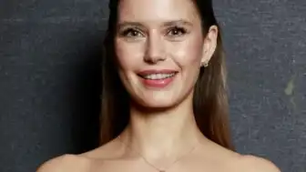 Beren Saat'in müzik kariyeri sosyal medyada tartışmalara neden oldu