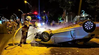 Edirne'de Refüje Çarparak Takla Atan Otomobilde 2 Kişi Yaralandı