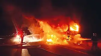 İzmir-Antalya seferi yapan otobüs kazasında 8 kişi hayatını kaybetti, 33 kişi yaralandı