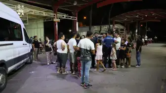 İzmir Konak'ta Evde Çıkan Kavgada Bir Kişi 9 Bıçak Darbesiyle Ağır Yaralandı
