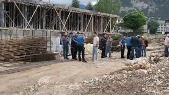 Kütahya'da İnşaat İskelesi Çöktü: 2 İşçi Hayatını Kaybetti, 2 İşçi Yaralandı