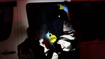Malatya'da Husumetli Olduğu Kişi Tarafından Silahlı Saldırıya Uğrayan Genç Yaralandı, Minibüse de Kurşun İsabet Etti