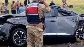 Nişan dönüşü feci kaza: 3 kişi hayatını kaybetti, 1 yaralı