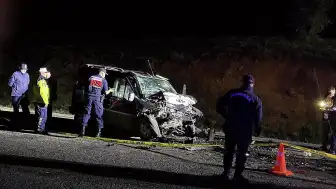 Sivas'ta Trafik Kazası: 3 Kişi Hayatını Kaybetti, 2 Kişi Yaralandı
