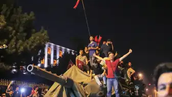 15 Temmuz 2016'da Yaşanan Darbe Girişimine Dair Dakika Dakika Gelişmeler