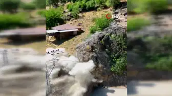 Adana'da Tehlikeli Viraj Kontrollü Patlatmayla Kaldırıldı