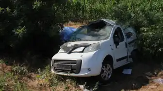 Aksaray'da Şarampole Devrilen Araçta Feci Kaza: 3 Ölü, 1 Yaralı