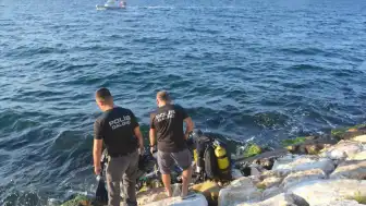 Aydın Kuşadası'nda Dalgalara Kapılan 12 Kişiden 3'ü Hayatını Kaybetti