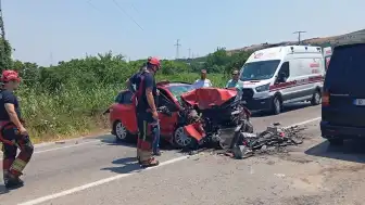 Balıkesir Erdek'te İki Otomobil Çarpıştı: 1 Ölü, 2 Yaralı
