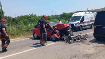 Balıkesir Erdek'te Zincirleme Trafik Kazası: 1 Ölü, 2 Yaralı