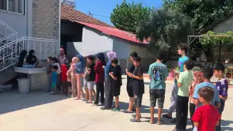 Bereketli Mahallesi'nde Yaz Kur'an Kursu Öğrencilerine Hayırsever Desteği