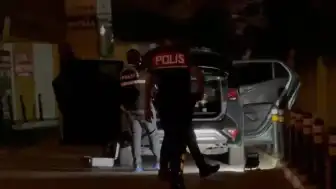 Beylikdüzü'nde polis ile şüpheliler arasında çıkan arbedede 1 kişi yaralandı