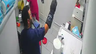 Bursa Orhangazi'de Veteriner Kliniğinde Hareketli Anlar: Sokak Kedisi Tavan Lambasını Düşürdü