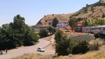 Elazığ'da Yolcu Treni Hemzemin Geçitte Otomobile Çarptı