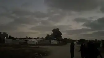 İsrail Ordusu Gazze'nin Orta Kesiminde Hava Saldırılarını Sürdürüyor