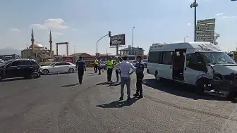 Kayseri'de Trafik Kazası: 8 Yaralı