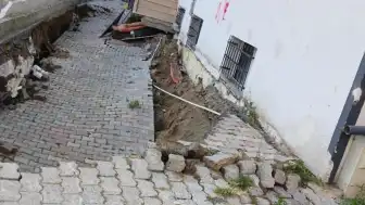 Küçükçekmece'de İnşaat Çalışması Sırasında Bina Bahçesinde Göçük: 29 Kişi Tahliye Edildi