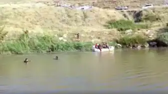 Muş Bulanık'ta Çaya Düşen İki Kardeşten Biri Hayatını Kaybetti, Diğeri Aranıyor
