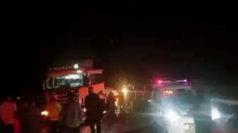 Niğde-Kayseri Karayolunda Trafik Kazası: Kamyonet Alev Aldı, 3 Yaralı