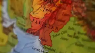 Pakistan'da Yolcu Otobüsü Uçuruma Yuvarlandı: İlk Bilgilere Göre 40 Can Kaybı