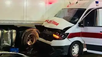 Samsun'da Ambulans ve TIR Çarpıştı: 6 Yaralı
