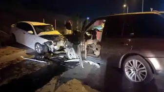 Sancaktepe'de Ters Yöne Giren Otomobilin Karıştığı Zincirleme Kazada 5 Yaralı