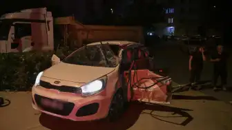 Ümraniye'de Hafriyat Kamyonu ile Otomobil Çarpıştı: 4 Yaralı