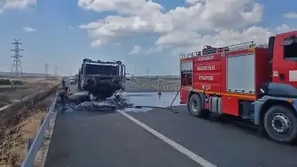 Gelibolu'da Seyir Halindeki Tırda Çıkan Yangın Kontrol Altına Alındı