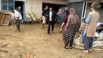 Malatya'da Sağanak Yağış Evleri Su Bastı, Kayısı Üretimi Zarar Gördü