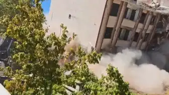 Elazığ'da Yıkımı Planlanan Binalar Tek Dokunuşla Yerle Bir Oldu