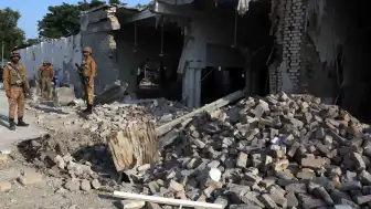Pakistan'da Emniyet Müdürlüğü Yerleşkesine Saldırı: Çok Sayıda Ölü ve Yaralı Var