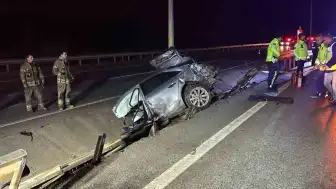 Çanakkale'de otomobil direğe çarptı: 2 kişi hayatını kaybetti