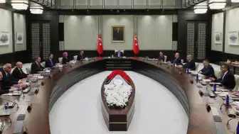Cumhurbaşkanlığı Kabinesi Toplandı: Fonlar, Terörle Mücadele ve Dış Politika Gündemde