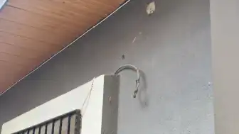 Denizli'de Muhtarlık Kamerası Sökülerek Bahçeye Atıldı