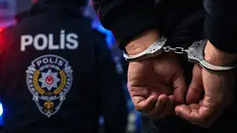 İçişleri Bakanlığı Duyurdu: Kırmızı Bültenle Aranan 33 Kişi Dahil 63 Yabancı Uyruklu Türkiye'ye Getirildi